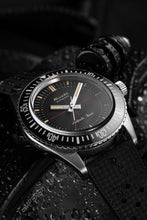 Load image into Gallery viewer, Nivada Antarctic Diver No Date with Tropical Black Rubber Strap