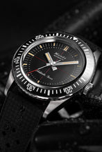 Load image into Gallery viewer, Nivada Antarctic Diver No Date with Tropical Black Rubber Strap