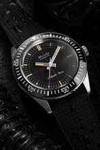 Load image into Gallery viewer, Nivada Antarctic Diver No Date with Tropical Black Rubber Strap