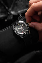 Load image into Gallery viewer, Nivada Antarctic Diver No Date with Tropical Black Rubber Strap