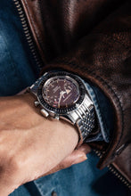 Load image into Gallery viewer, Nivada Grenchen Chronomaster Broad Arrow « Tropical dial » - Manual Wind on Tropical Strap