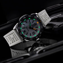 Load image into Gallery viewer, Luminox Pacific Diver Ripple 39mm Diver Watch - XS.3128M.SET